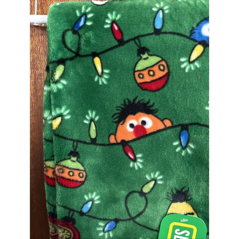 Sesame Street Christmas Soft Throw Blanket Big Bird Cookie Ernie Elmo Bert NWT